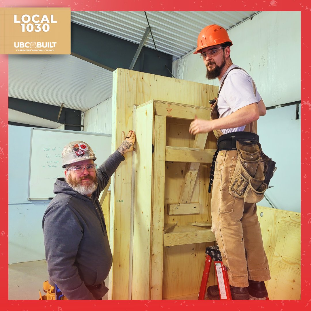 UBCBuilt_CRC's tweet photo. Spotlight on Teamwork: a scene from #Local1030 in action!
💪
#UBCBuilt #Carpenters #Construction #Local1030 #Hardwork #Skilledtrades #ConstructionOntario #Builders #WorkinginCanada #Welovebuilding #Hardhat https://t.co/YlIGx5DMnW
