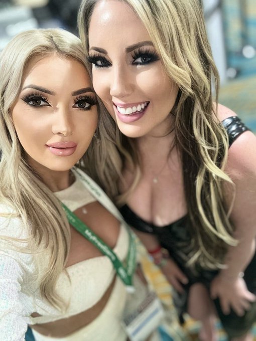 @itsbrielleday met this beauty at Avn 😍 https://t.co/qK23SwKHOQ<a class="tags" href="/tag/itsbrielleday">@itsbrielleday</a>