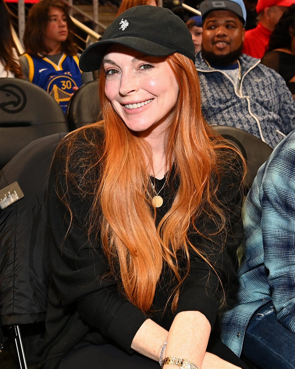 ATLHawks's tweet photo. Lindsay Lohan is here...Grool 😊 https://t.co/JXvBsSAKsS