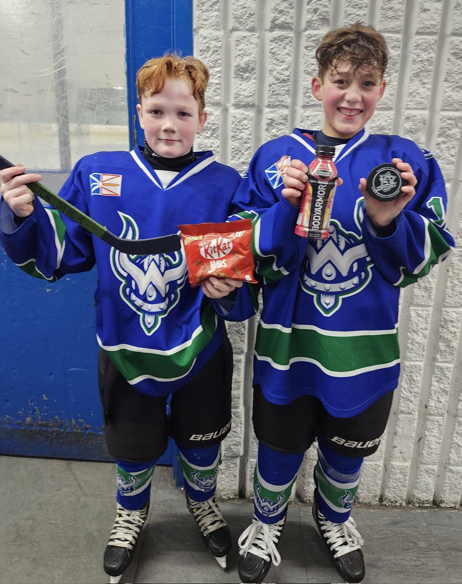 U13b_warriors's tweet photo. Holy Hockey!! What a game!! U13B Warriors are going to the Ship of the King Playoff Challenge after a 4-2 win over Newmarket Renegades! Congratulations to Player of the Game Daniel Pendergast and earning Slick Stick starting the comeback is Alex LeDrew!! @PmhaWarriors @DJHLnews https://t.co/m59Tr75YYF