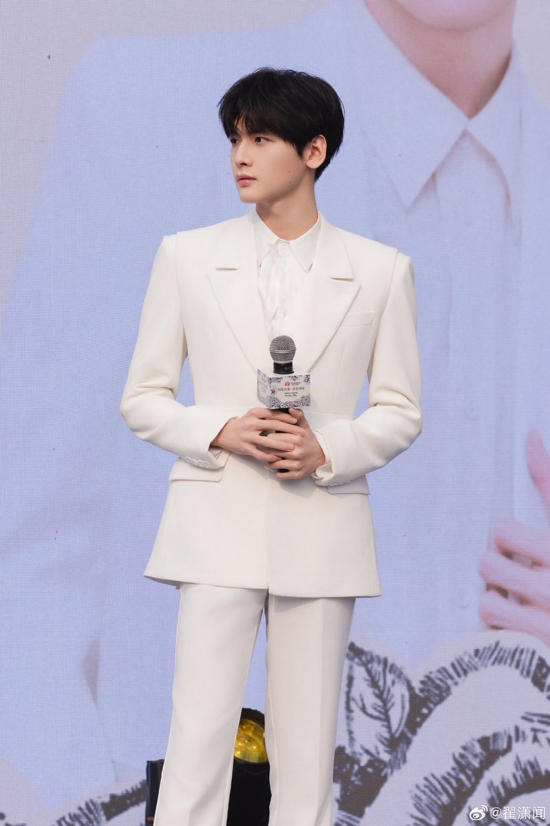 oxigenxbibi's tweet photo. เมื่อฉันต้องการชมว่าลูกสาวเป็นคนสวย จะโดนใครมาทุบหลังในความชอบส่วนตัวอีกไหม ปีนี้ 2024 แล้ว 🙂 เป็นคนสวยในสายตาของคนส่วนน้อย บางทีคนส่วนน้อยนั้นก็วางตัวลำบากครับ🥹 โอเค น้อนน่าร๊าก กำลังใจในการมีชีวิตช่วงที่หายไป💙 https://t.co/oRDhxmhMuh