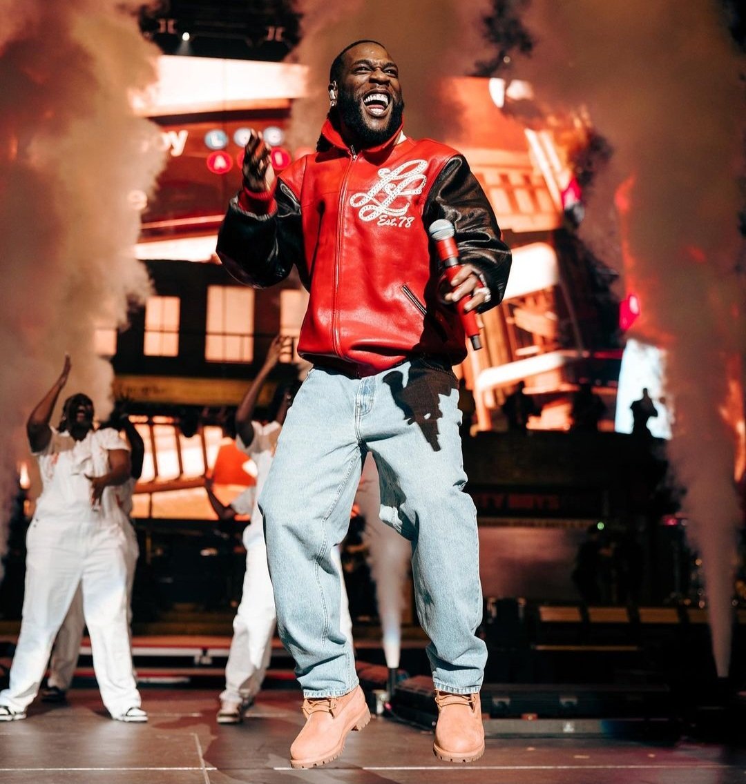 Emperorjackson9's tweet photo. Nigerians get ready to celebrate  this man on Monday  because  he  deserve to be celebrated

#GRAMMYs #GRAMMYs2024 #GRAMMYsNextGen #BurnaBoy #burna #AfricaCupofNations #outsider https://t.co/GEe6hfWtqQ