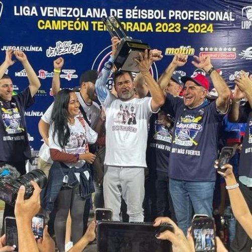 RaulZambrano7's tweet photo. • Rompió la sequía de 46 años de White Sox en ganar la Liga Americana 🏆

• Rompió la sequía de 87 años que tenían los Medias Blancas en ganar una Serie Mundial 🏆

• Apenas es el cuarto timonel en ganar la Serie Mundial y una Liga Invernal. Lista abajo 👇 https://t.co/5ydwFoNzdq