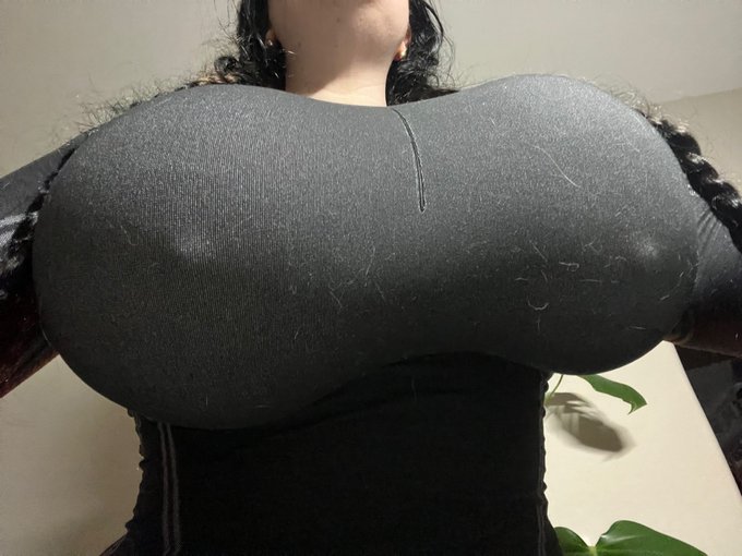 Stretchy clothes are great. https://t.co/oc0uHbejFU