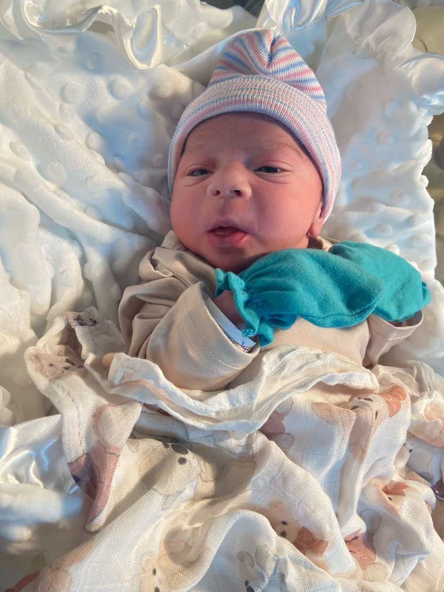 Edwardpl's tweet photo. Gracias a Dios nació nuestro pollito Ethan 🙏🏻💙😍🐣

Te amamos 🩵😍😍😍😍😍
@Moon_ChildGirl https://t.co/yt9AQaNhYj