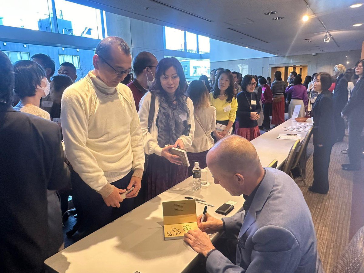 PaulDupuis_E5's tweet photo. An amazing day with my good friend, the author of “Happy Money” @KenHondaHappy
Inspired 👍
More news to follow…🎙️
#leadership
#dowelldogood
#beginnersmind https://t.co/sVMnK96JQR