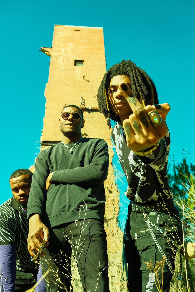 The Footwear Stareโข tweet media