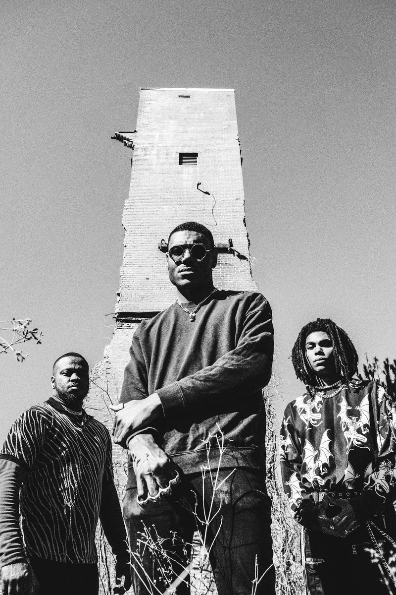 The Footwear Stareโข tweet media