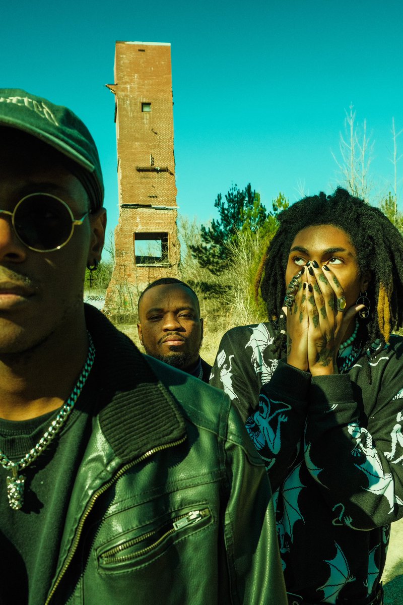 The Footwear Stareโข tweet media