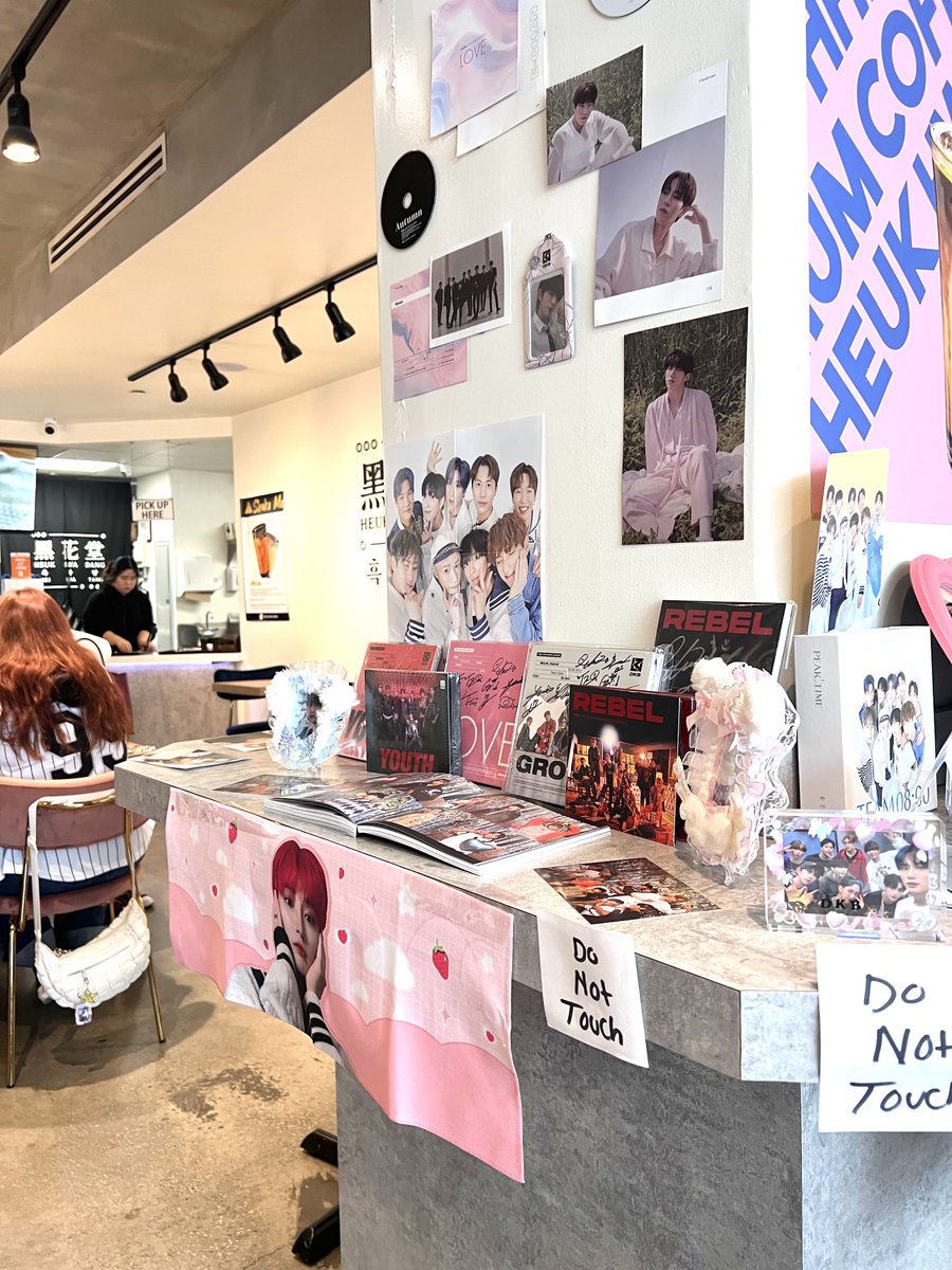 DKB_LA's tweet photo. DKB’s 4th Anniversary Cup Sleeve event was a success!

Thank you so much to everyone that stopped by, meeting so many bbs was so fun 🥹 

@DKB_BRAVE 
#다크비 #DKB 
#DKB_4th_Anniversary
#HAPPY_DKB_DAY https://t.co/qiHTlA2tjJ