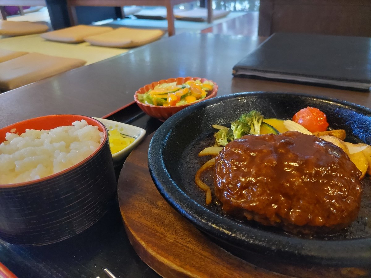 onsenpeople's tweet photo. 大阪府寝屋川市『東香里湯元水春』♨️
塩化物泉。茶褐色の濁り湯🤭
「長者の湯」の由来は、「寝屋の長者」の伝説にあやかり名付けたそうです🧐
寝屋川で鉢を被り、取れなくなった女性が、世を儚んでの入水中に公家に助けられ幸せになったそうです😇
鉢が川で流れてると思ったら女性だとか凄い伝説です🫨 https://t.co/4u3CaevoW7