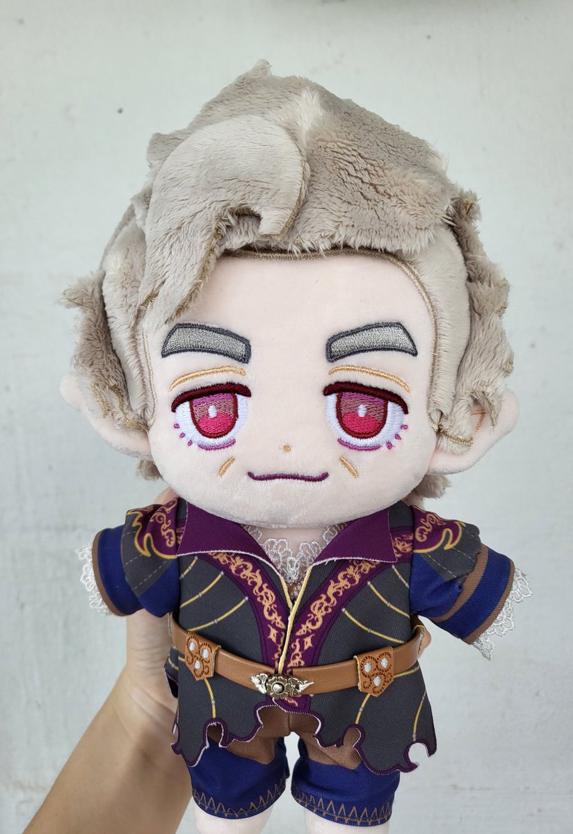 twee_doodles's tweet photo. Here are a few other shots of my Astarion plush from the different supplier!!

The hair and his body still needs some more work, but I'm super happy with his costume! The lace is so darling up close 💖 https://t.co/BUutFLdzs1