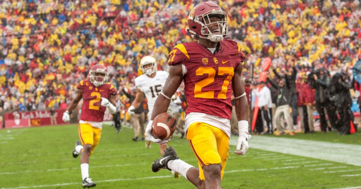 #AGTG After a great visit and a great conversation with Head Coach Lincoln Riley, I am blessed to receive an offer from The University Of Southern California. #fighton✌🏾 @Serra__Football @uscfb @LincolnRiley @Doug_Belk @LMBPINKY @GregBiggins @ChadSimmons_