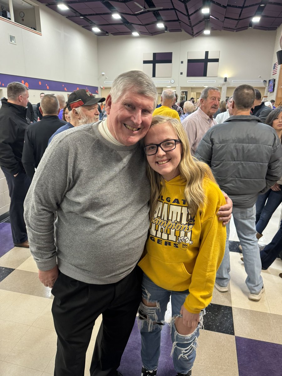harris33sarah's tweet image. nobody more deserving. a wonderful evening honoring the 20 years since the 2004 state championship team, and one of the best coaches in NWO. Coach Wayne, you are a treasure.💜 Holgate is so lucky to be getting a court named after someone so special.