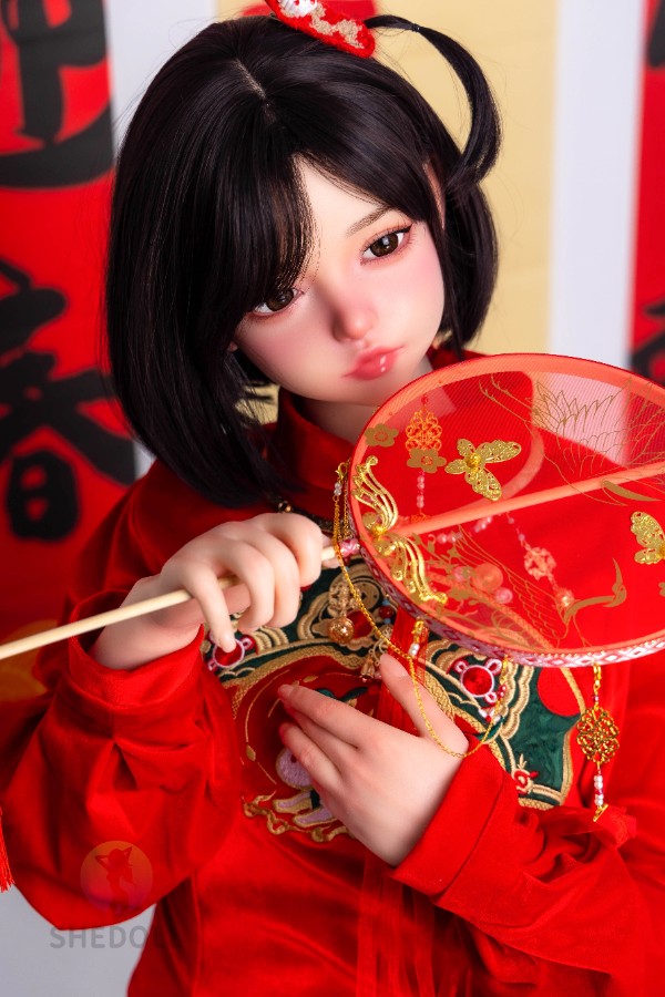 Kanadoll_com's tweet photo. The beauties of SHEDOLL have already shot their New Year's photos in advance, so festive!😍#shedoll #kanadoll #chinesenewyear #2024 #siliconedoll #lovedoll #photography https://t.co/2xgCI5BXPv