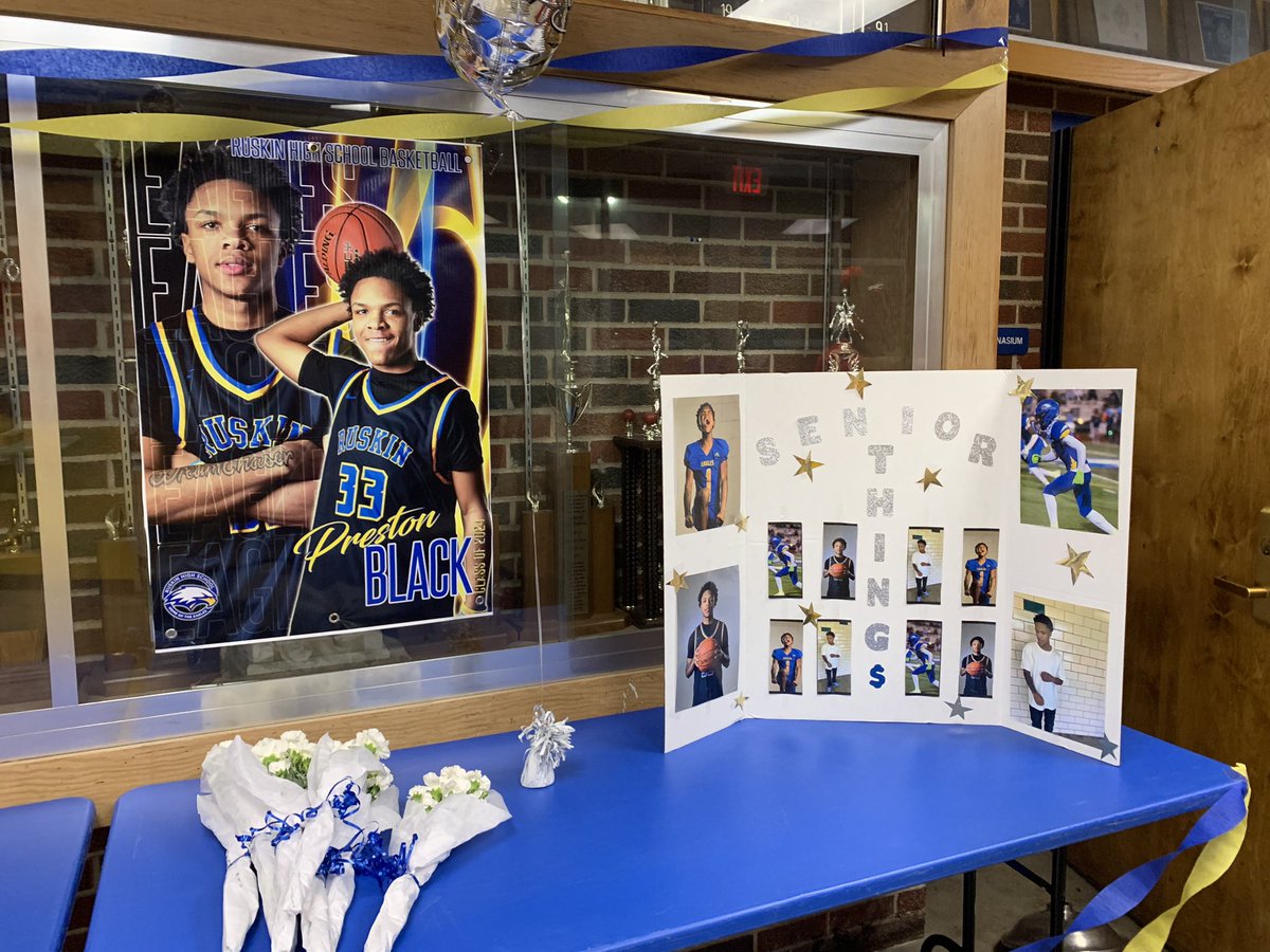 MsbelBetty's tweet photo. Ruskin Senior Night
Let’s Go Eagles
#BetterThanTheNBAanyday https://t.co/1RbrTEw1W7