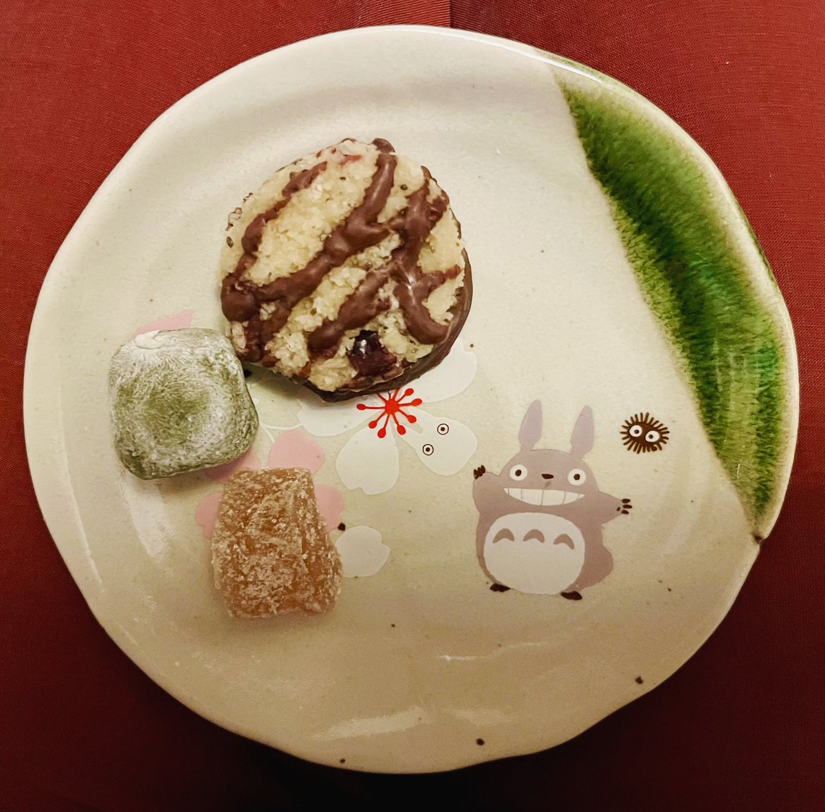 KarenKahler's tweet photo. 1st day of walking about on my hind legs after being laid up w/COVID. Enjoying some treats off a whimsical Totoro snack plate from thoughtful friends makes me feel that much better. Thanks for brightening my quarantine-teatime, Darlene & Gayle!
#COVID #recuperating #quarantea https://t.co/L13QTdMmkc