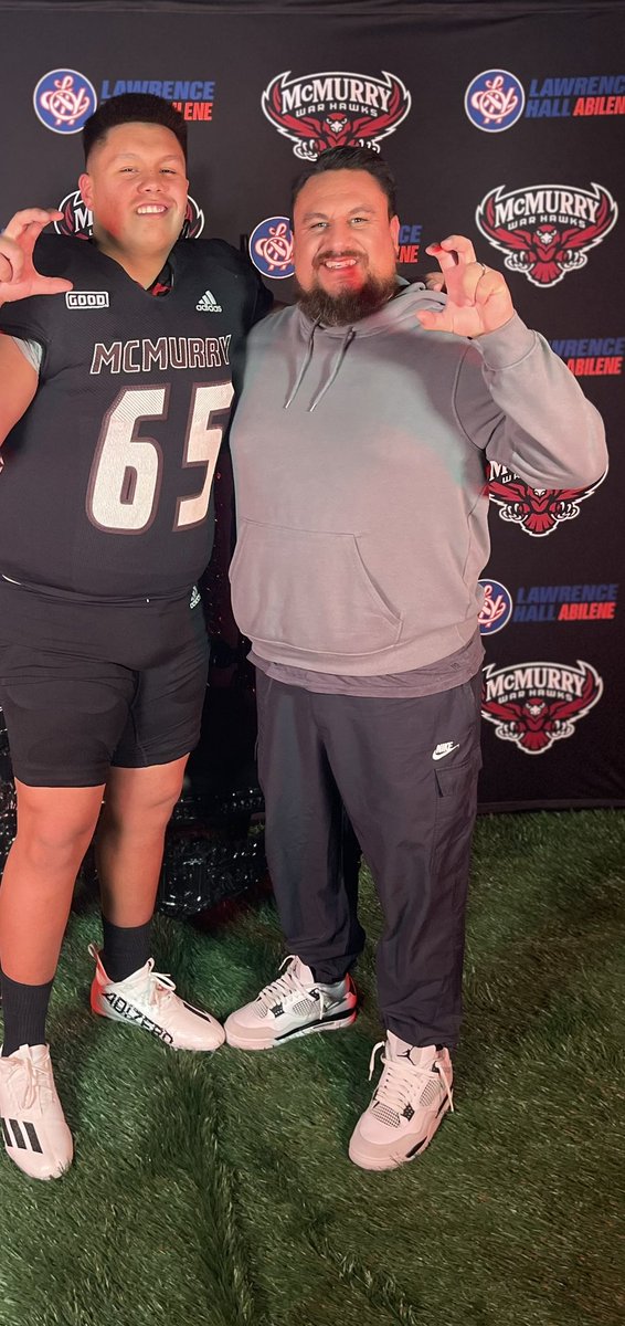 Had a good time at <a href="/McMURRYFOOTBALL/">McMURRY FOOTBALL</a> thank you to all the coaching staff and <a href="/CoachMNewby/">Matthew Newby</a>  for having me and my dad <a href="/bluff_sports/">Flour Bluff Athletics</a> <a href="/FBswarmfootball/">Flour Bluff Football</a> <a href="/declan_deyoung/">Declan DeYoung</a> <a href="/ChrisSteinbruck/">Chris Steinbruck</a>