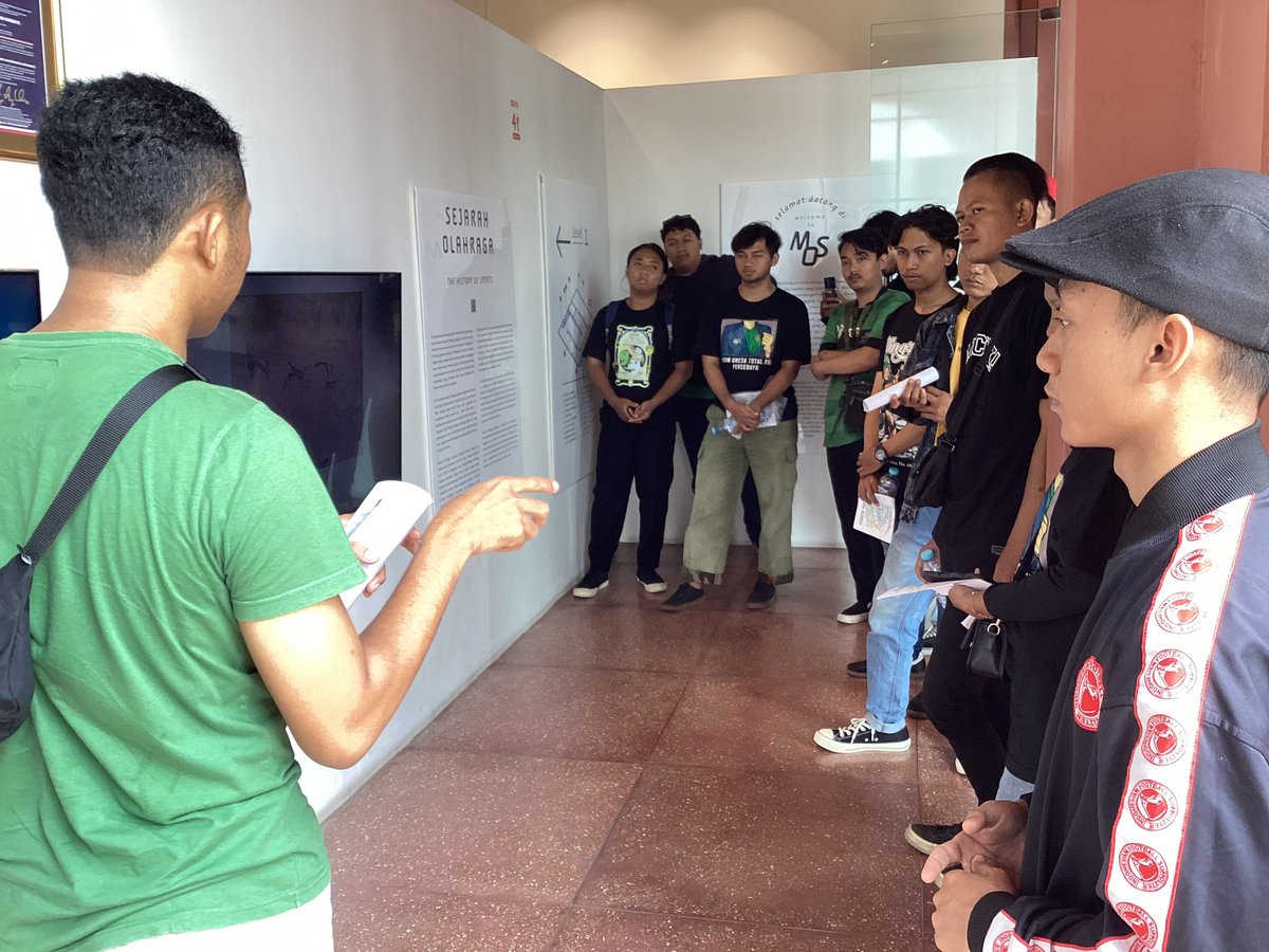 Bonek Campus Unesa tweet media