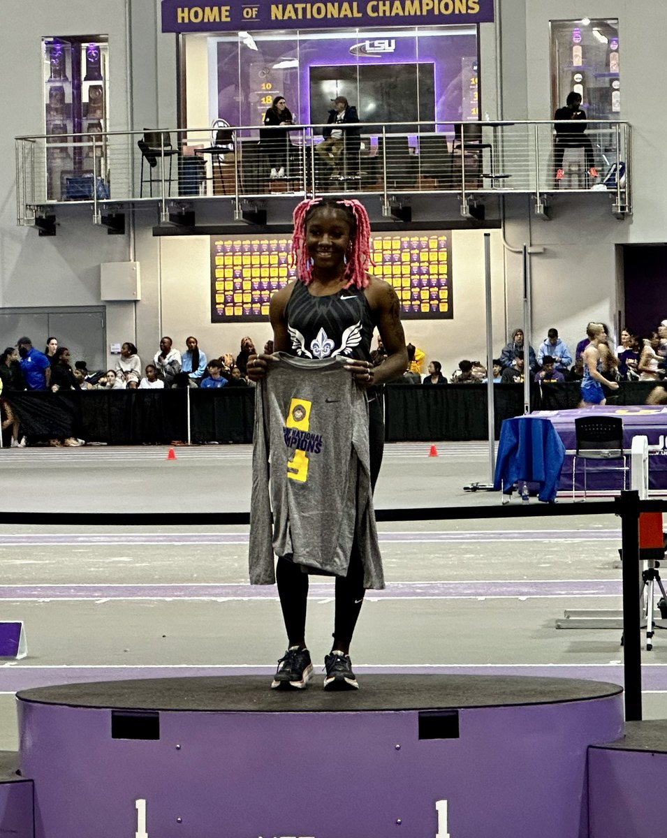WFHS_GirlsTrack's tweet photo. With 20’5”or 6m22, Tristen Harris just broke, for the second time today, the Louisiana State Indoor Long Jump Record, she established 2 weeks ago.
Right after the Long Jump, she goes ahead and wins a very respectable 60m in a record time of 7.46.
We’re so proud of you Tris. https://t.co/odlCSmOs0w