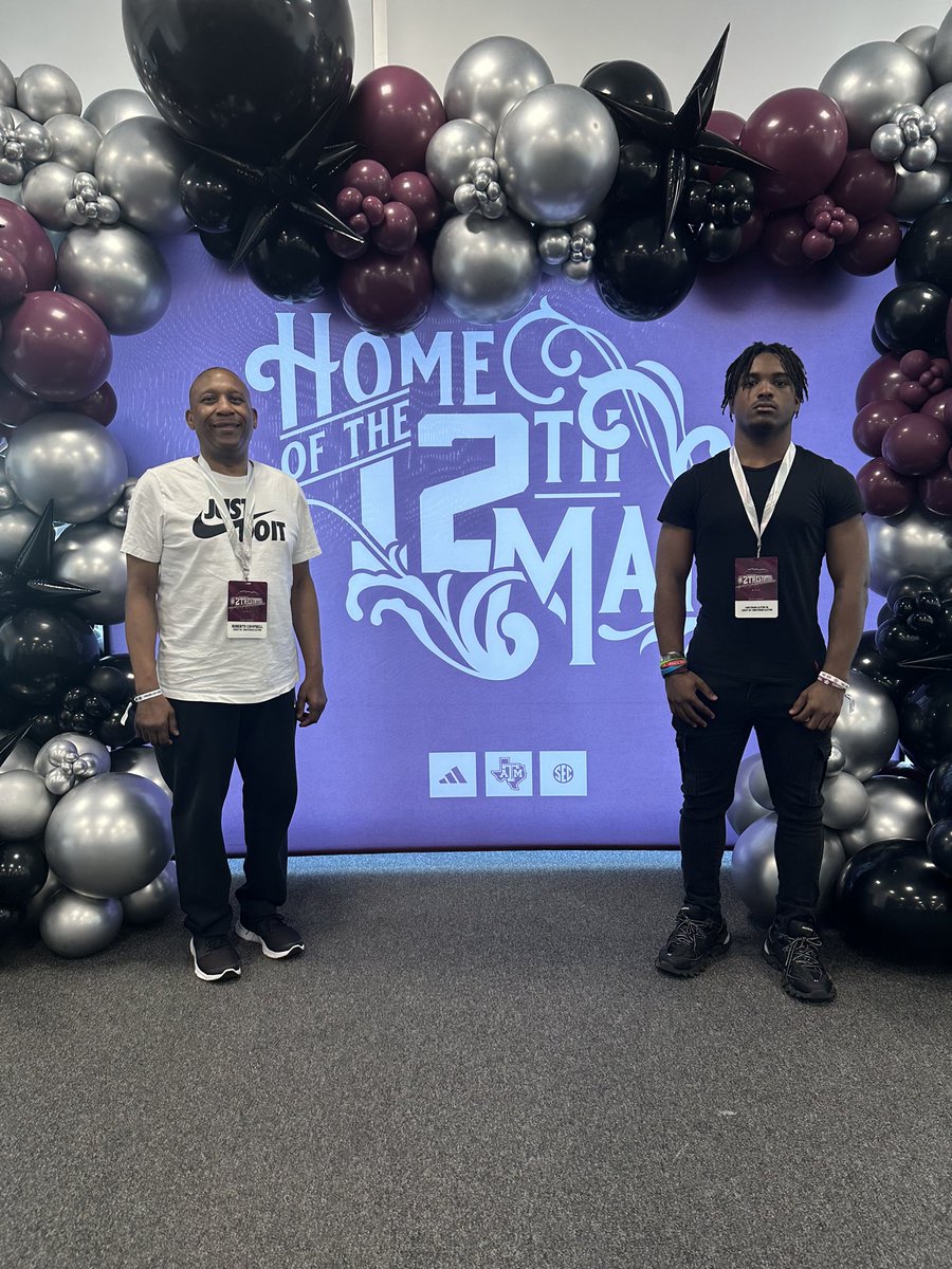 monterrioelston's tweet photo. I had a great time at Texas A&amp;M this weekend🤠can’t wait to come back and visit! #GigEm #2The5tation @CoachMikeElko @CoachTroop_ @CoachBufordJ @CK_KleinCollin @CoachSpur_TXAM https://t.co/utyrFEVTAs