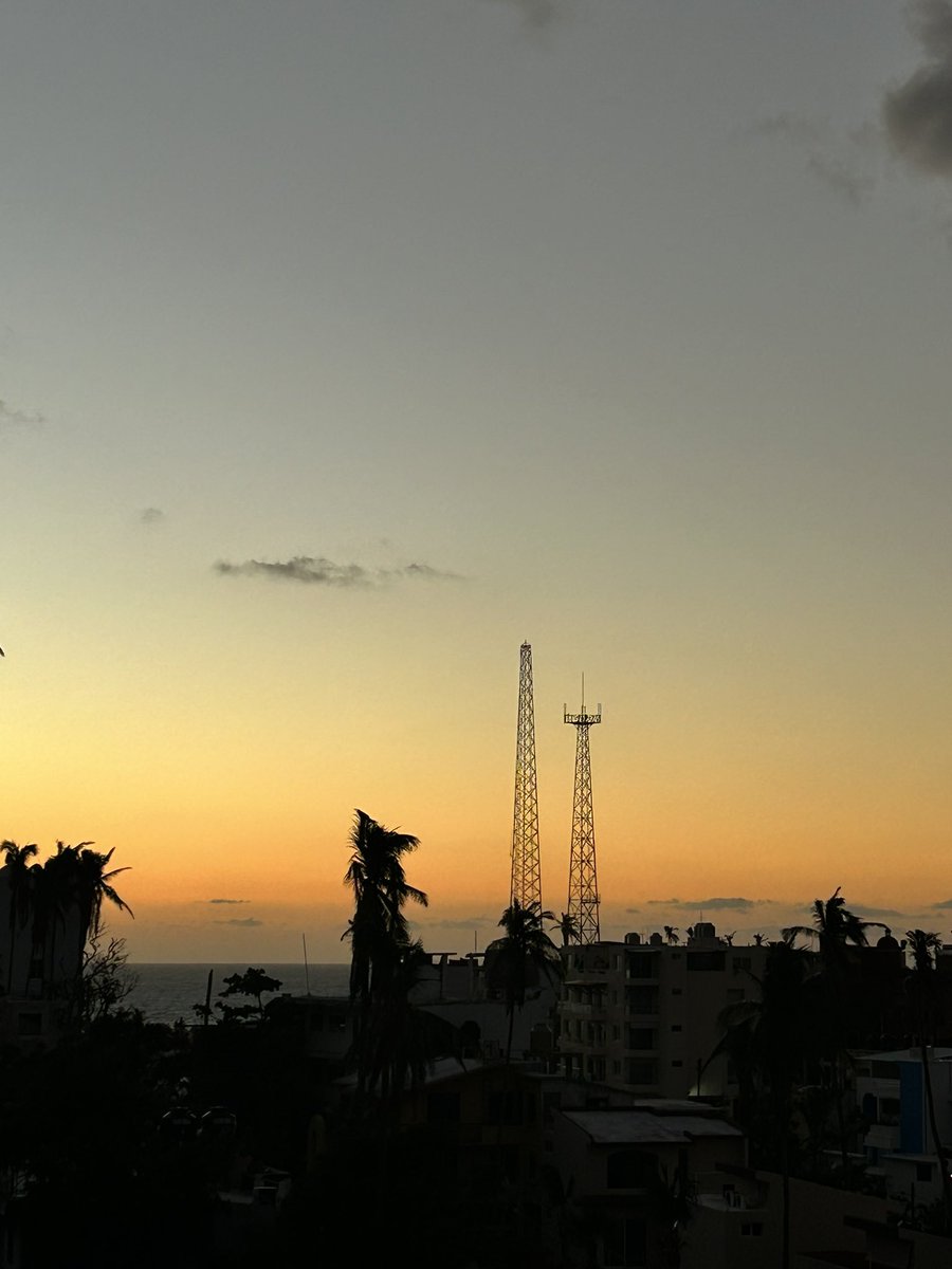 cruelsummer1389's tweet photo. nunca me casaré de ver los atardeceres en Acapulco 🤍 https://t.co/zYARQH6pGS