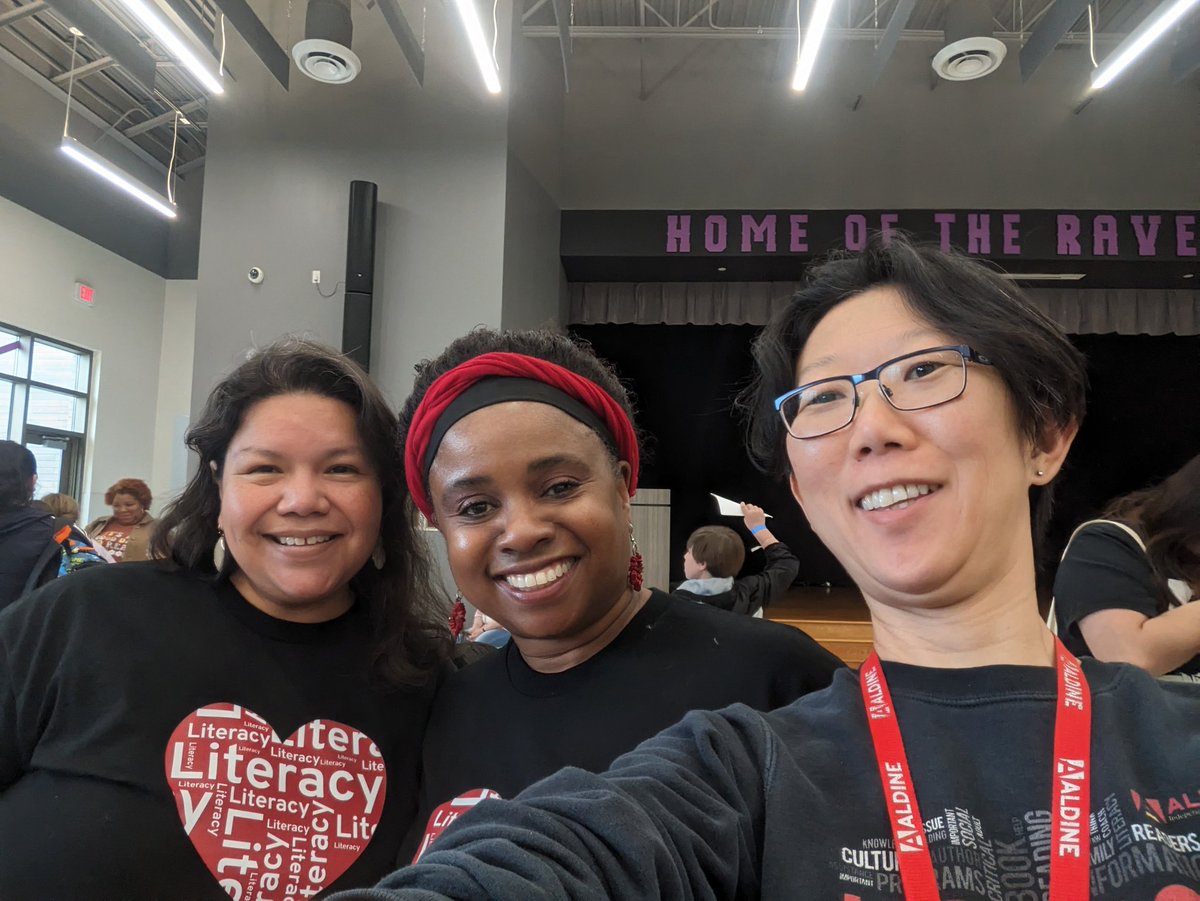 emytomita's tweet photo. Volunteering with @LitCoachLife @RrRomero15 & meeting authors @JoannaHoWrites, Young Vo, Liz Kleinrock & Rhode Montijo with my daughter! The best of both worlds in one place @BookwormHouston! Books are #MirrorsAndWindows & #slidingdoors to the world. https://t.co/gSYljQh4l0