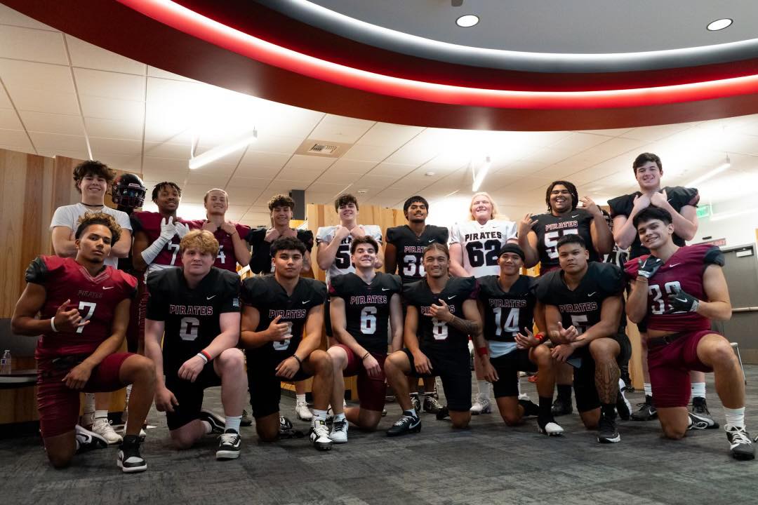 hadleyjr5's tweet photo. Mahalo @WhitworthFB , coaches & players for the awsome OV. Appreciate the love π€ #GoPirates #PolyVibe π @Coach__Shaw @RodSandberg @Hong_808 @iosepa @ColeN9_ @Keeyonkesi @CoxKela @702HSFB @BlairAngulo @PrepRedzoneNV @BrandonHuffman @defendtheridge https://t.co/v1NsVldL23