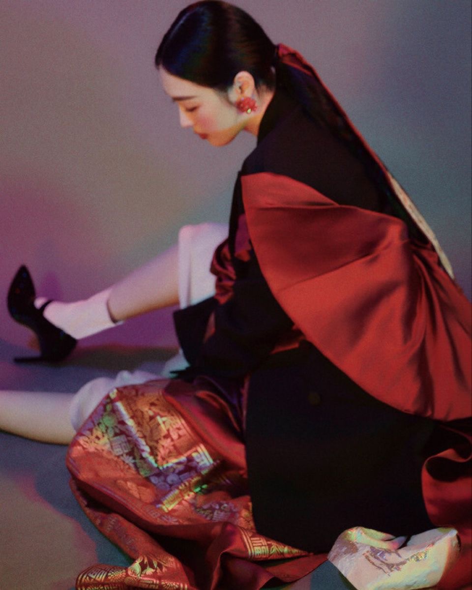 jinrihourly's tweet photo. #sulli #최진리 https://t.co/h1MTbIyr6H