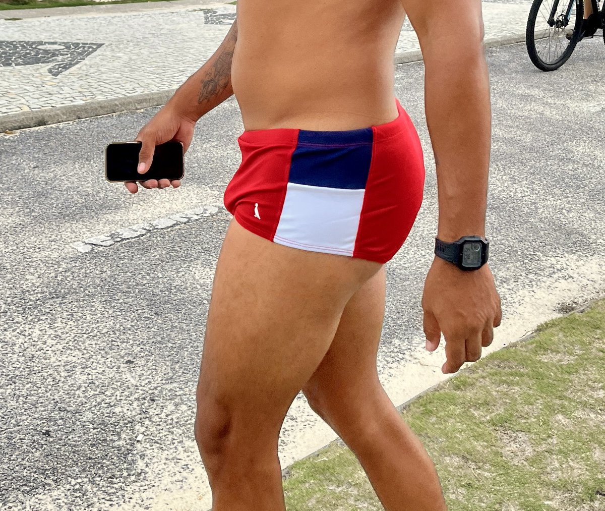 r2dutra's tweet photo. #summertime
#Carnaval
#desunga
#boys
#gay
#Brazil https://t.co/qDjhlH0Nk4