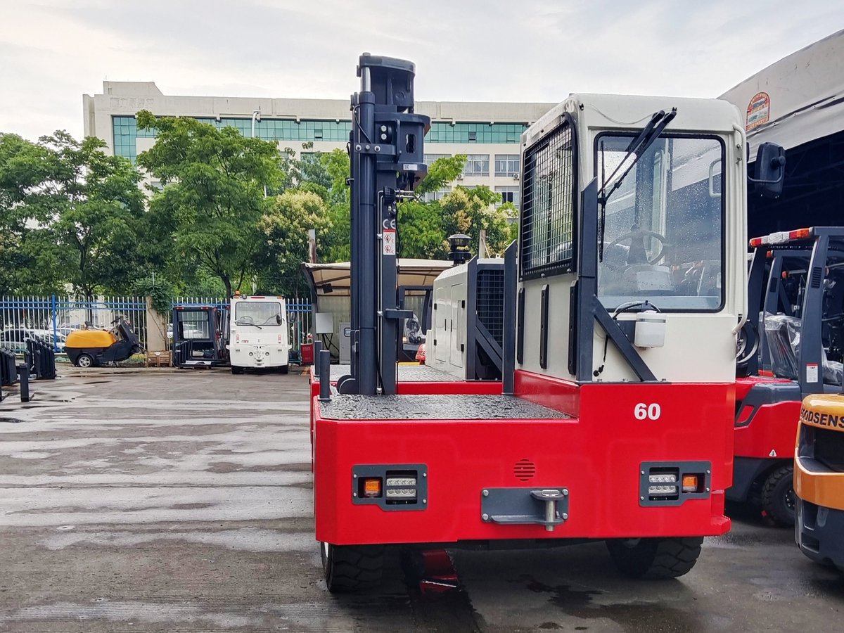 EvangelChina's tweet photo. 1 Unit FDS60 Side Forklift & 1 Unit XCMG GR135 Motor Grader Exported to Russia
⛴️⛴️⛴️
Learn More 👉 https://t.co/HtEPck2eNn
#XCMG #motorgrader #xcmggrader #xcmgmotorgrader #forklift #sideforklift #GR135 #GR135 #export https://t.co/NiRmb5Z80X