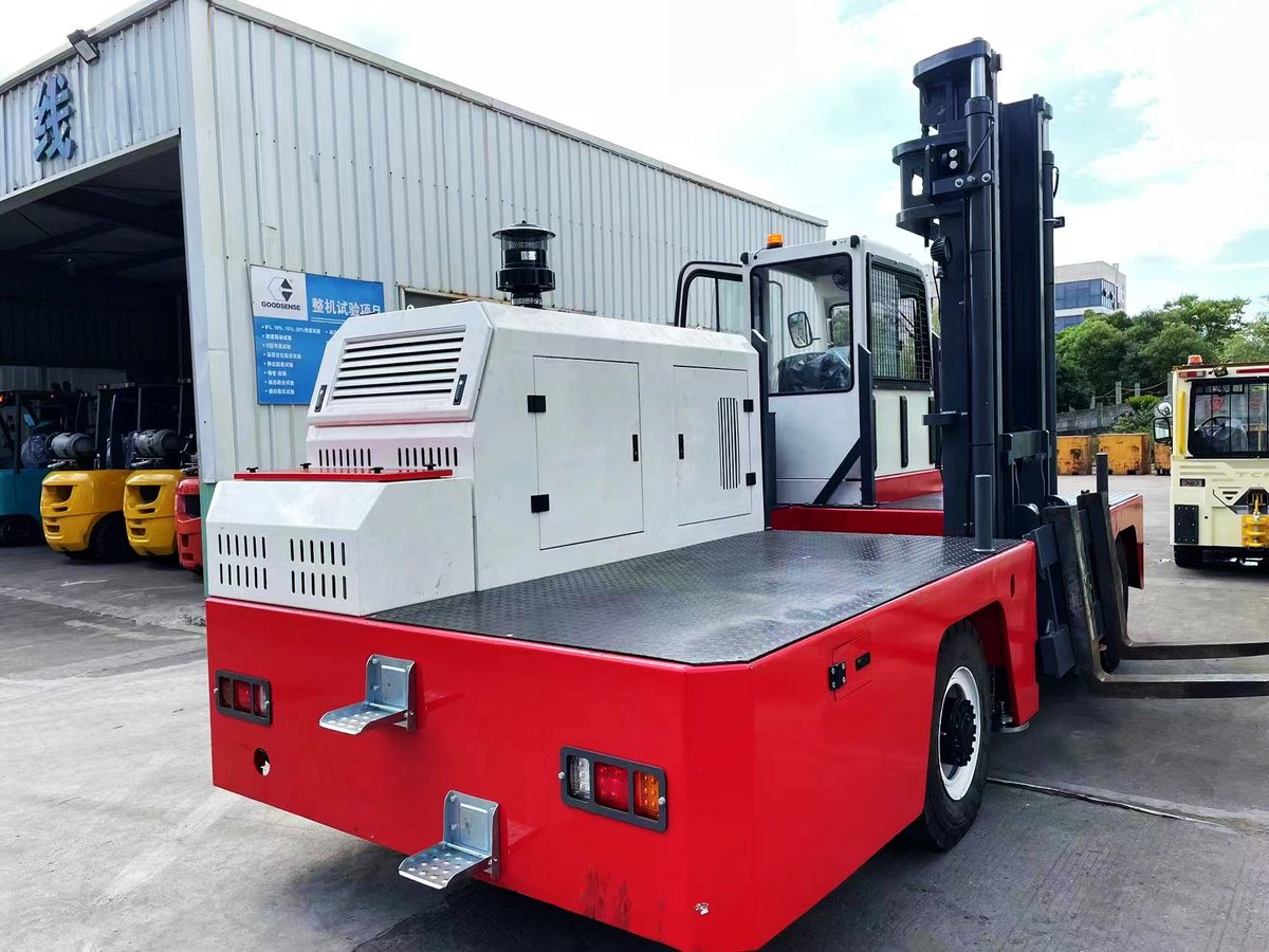EvangelChina's tweet photo. 1 Unit FDS60 Side Forklift & 1 Unit XCMG GR135 Motor Grader Exported to Russia
⛴️⛴️⛴️
Learn More 👉 https://t.co/HtEPck2eNn
#XCMG #motorgrader #xcmggrader #xcmgmotorgrader #forklift #sideforklift #GR135 #GR135 #export https://t.co/NiRmb5Z80X