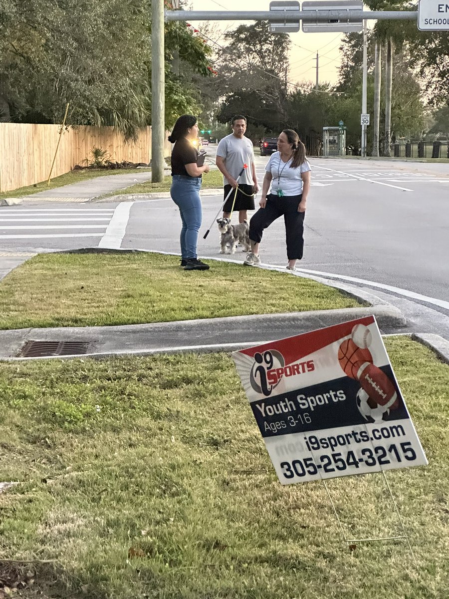 A little late post BUT we pulled up in our neighborhood today to educate our customers on our WONDERFUL FIBER services!!🛜🛜🙌🏻🙌🏻 

#LifeatAtt
#ATT 
#ATTFIBER 
#OneFLA