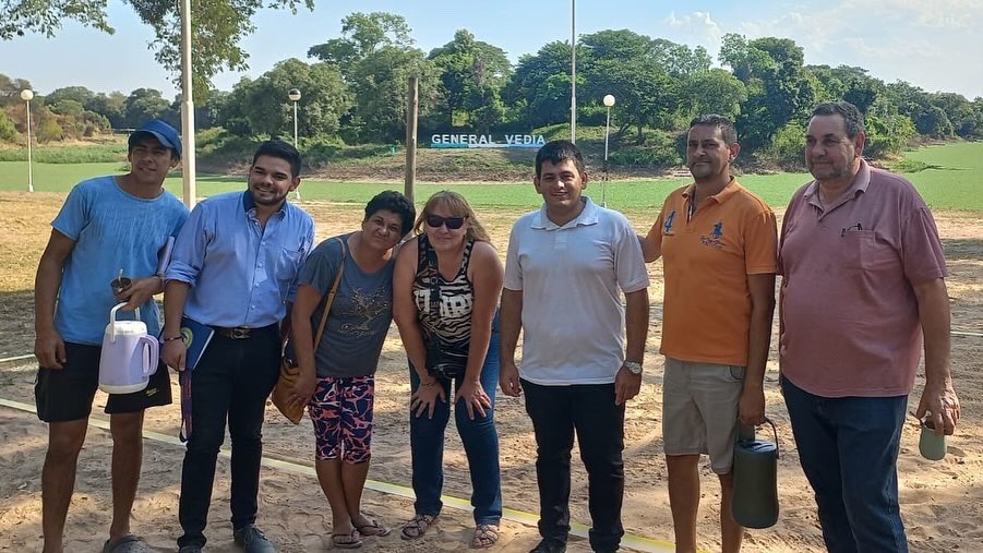 Patriciopavonok's tweet photo. Presentes en Gral. Vedia. Acompañado por la Concejal Bibiana Báez

🙌Tuvimos la oportunidad de charlar con vecinos y plantear soluciones https://t.co/hKYh5bO9jT