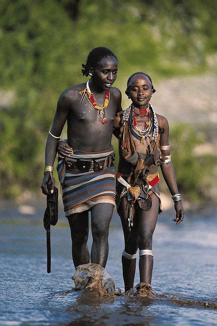 Kama Huna mpango wa kumuowa 
Mdada  mara mmoja inatosha
Usije mchosha wife material   wa mwenzako
