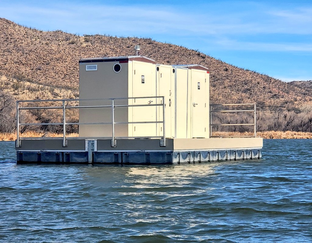 CrashCarnes's tweet photo. Now... when you "gotta go" while on Patagonia Lake... you can!! https://t.co/4FIhNdHb3f