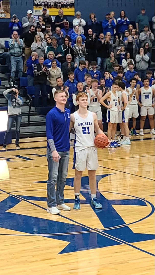 CONGRATULATIONS Landon Brewer! Antwerp Boys NEW All-time leading scorer 🏀 Thank you to Jagger Landers, the previous leading scorer for the Antwerp boys basketball program. Great to see you back in the AHS gym, Jag!