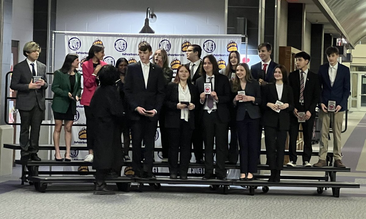 7 Qualifiers for the State Speech Tournament!!  Couldn’t ask for a better day than this!!  <a href="/WeAreStrasburg/">Strasburg-Franklin Local Schools</a>  #StrasburgSpeechandDebate
#statebound
