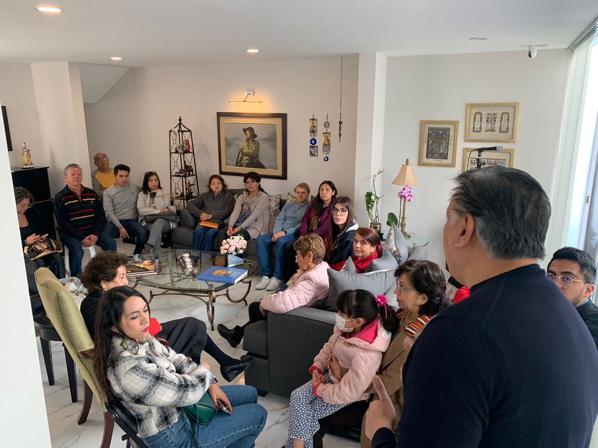 FerMoralesMtz's tweet image. Hoy tuve la oportunidad de reunirme con  jóvenes y vecinos de Ocoyucan con quiénes platique sobre diversos temas pero principalmente sobre Lo Nuevo que está por llegar a Puebla. #LoNuevoApenasComienza 👊🏼🍊