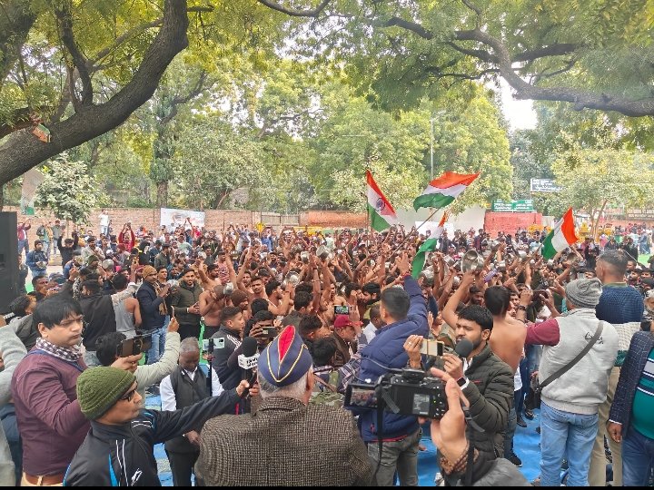 TejaGroup_021's tweet photo. 🇮🇳🇮🇳🇮🇳🇮🇳🪖
#JayJawan
#JusticeForDefanceStudents
@ColRohitChaudry @NidhiTanejaa @hanumanbeniwal @RahulGandhi https://t.co/5F8NMeLp7w