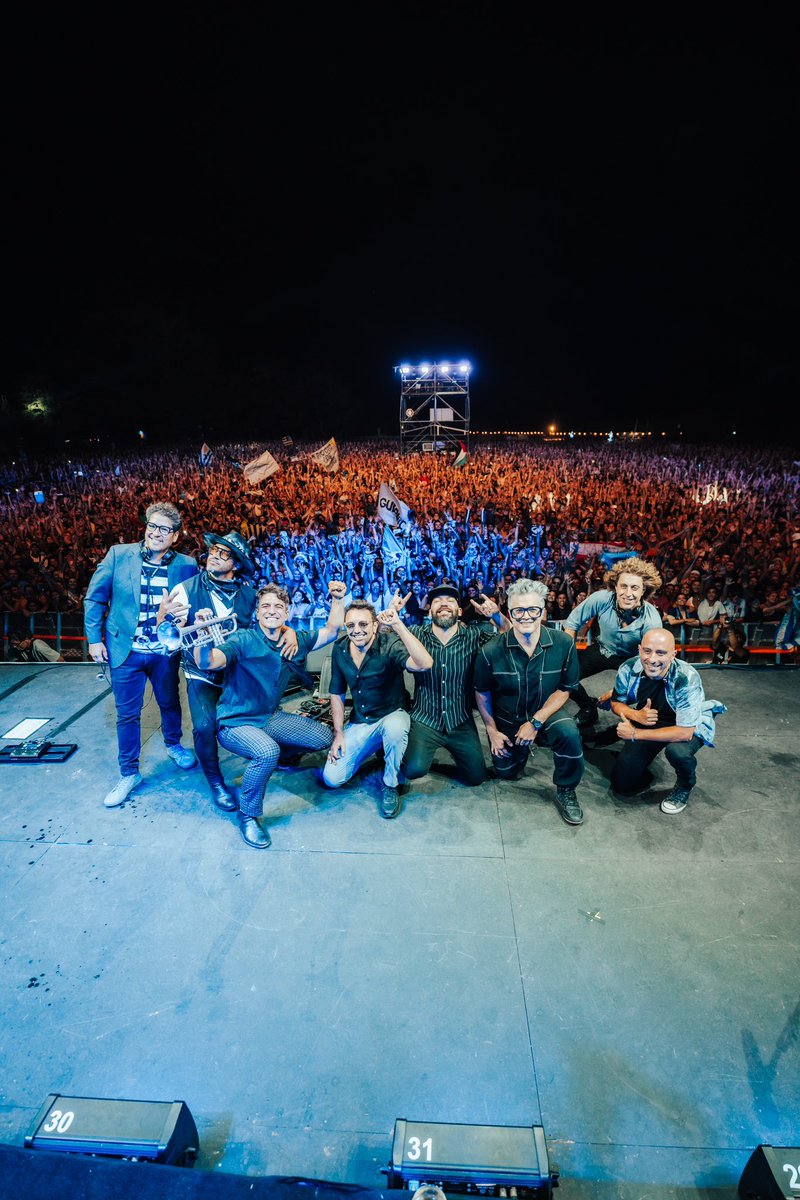 ntvgoficial's tweet photo. ¡CANELONES! ¿Qué acaba de pasar? 🤯😱 No tenemos palabras de agradecimiento, estamos emocionados hasta las lagrimas. Muchísimas gracias de corazón por tanto apoyo y amor, todo esto es gracias a ustedes. Nada más lindo que tocar en casa con toda nuestra gente 🇺🇾🤍 https://t.co/2OZnjVxJlv