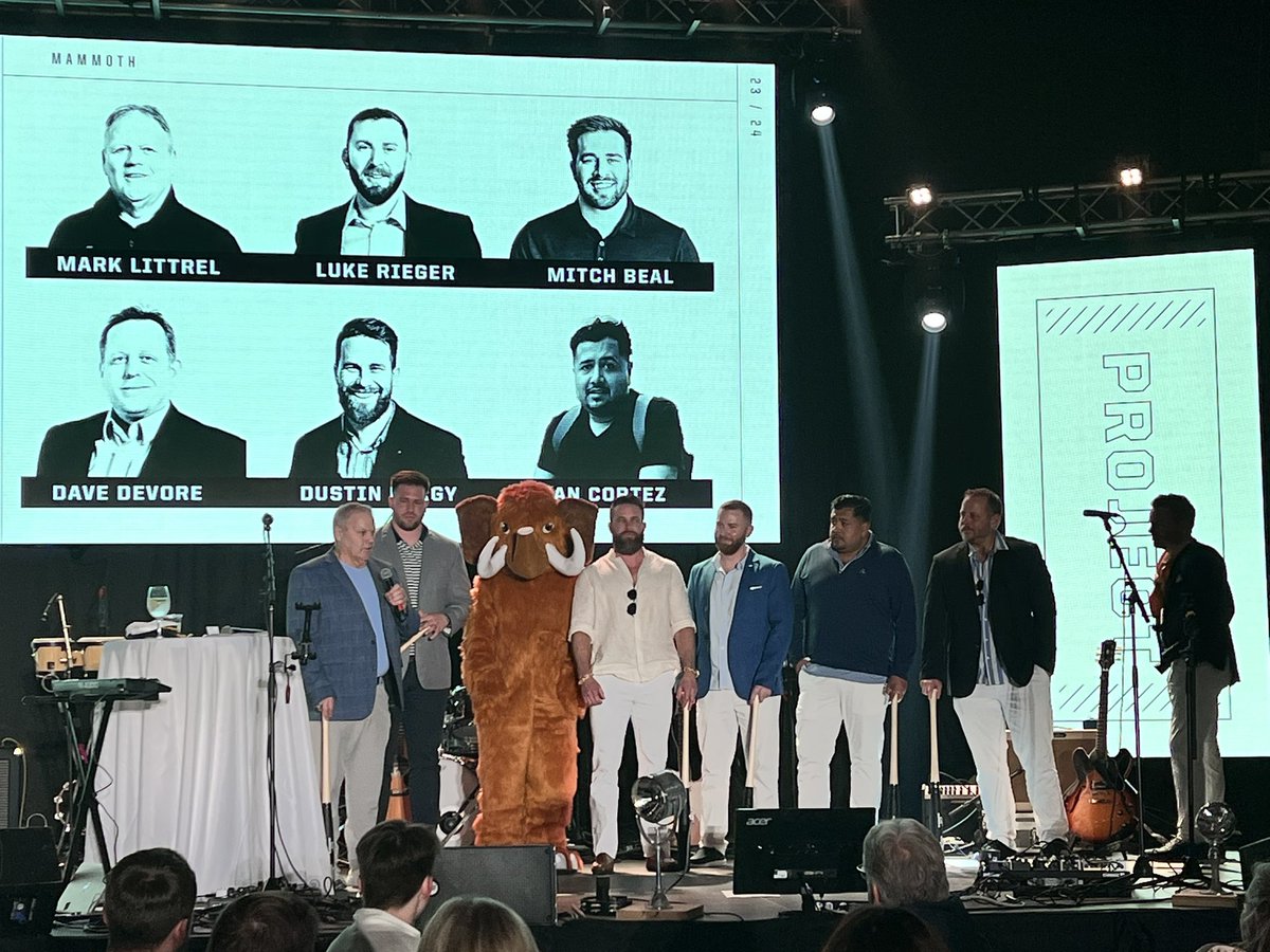 Jeremy_Capo's tweet photo. Project of the year for @MammothBuilt
Led by my guy @littrell_mark & our amazing team of engineers, project managers, base crew, & turf installation!
Couldn’t be more blessed by Coach and this great team!
#DoSomethingBIG🦣
#ConsultCreateConstruct🦣 https://t.co/2R7p9Tlc5F
