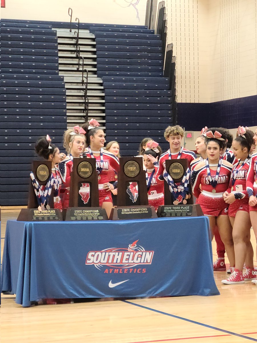 CaprioStewart's tweet photo. Welcome home to the 1st place state cheerleading champs! #RollStorm @sehssports https://t.co/yvhNf59qEB
