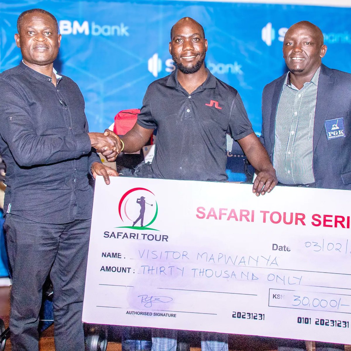 SafariTourKe's tweet photo. Catch the live action of the last leg of the Safari Tour Season 6 at Karen Country Club
 https://t.co/q1RtSzcRAX

Who will take the trophy home?

Meanwhile, see some photos of the ProAm Prize Giving. 

#SBMGolf
#SafariTourSeason6
#JourneyToMagicalKenyaOpen2024 https://t.co/P6r0MqLyuH