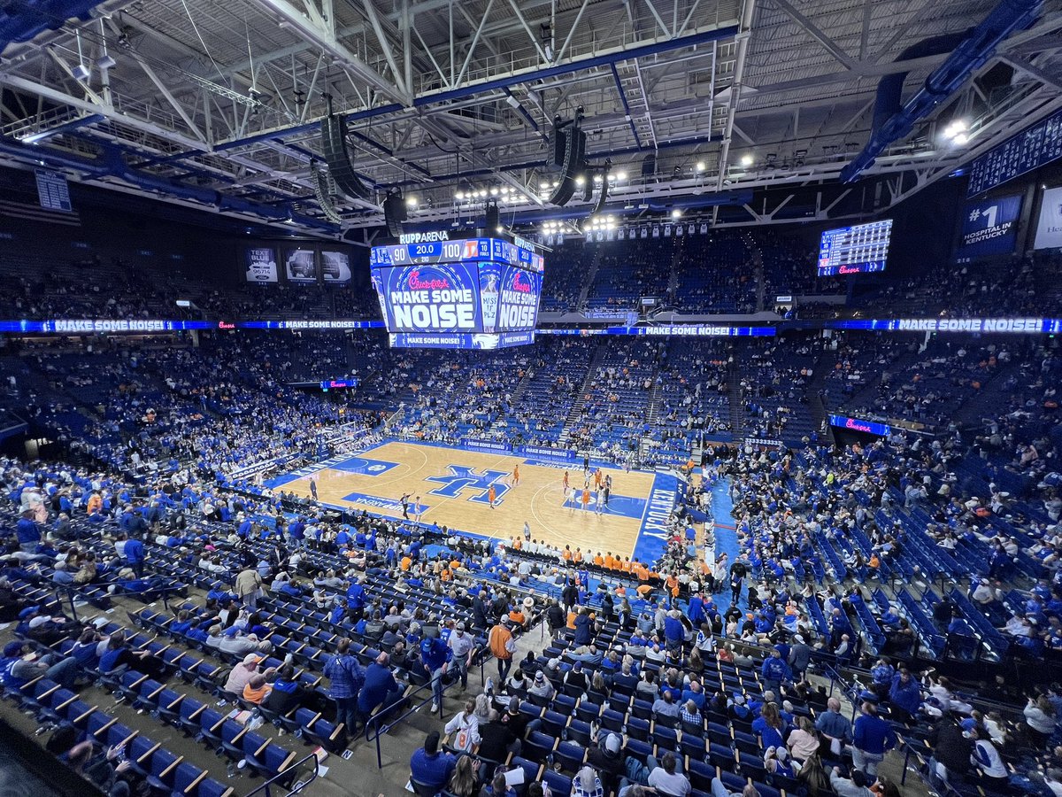 Tennessee has 100 points in an empty Rupp Area. What world is this.