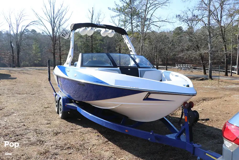 Today's Featured Powerboat: 2015 Axis T22 for sale in Acworth, Georgia @ $59.9k with 668 hours #makewaves @axiswake

Text or call Sonny at (404) 219-8671. dlvr.it/T2H4RX
