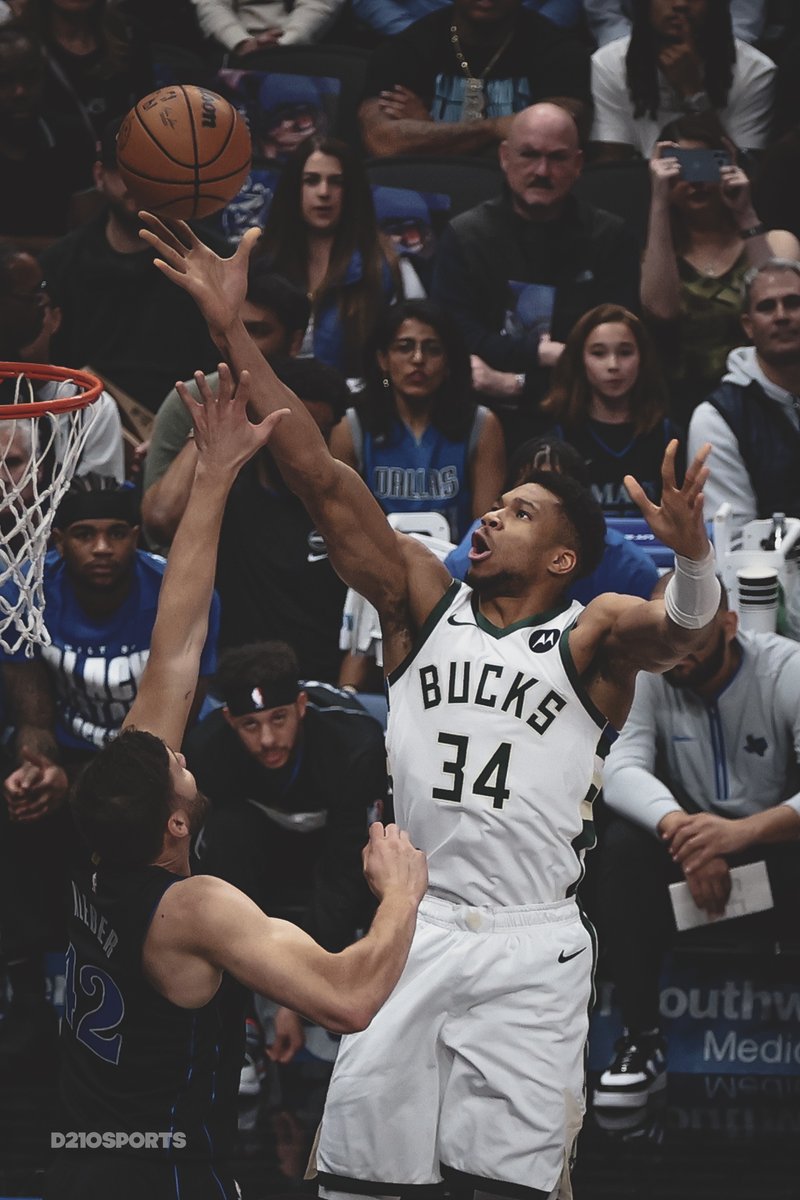 D210S's tweet photo. BUCKS BEAT MAVERICKS 👇

FINAL 🏀
129 MIL
117 DAL

GAME LEADERS 🗑️
(MIL) Giannis Antetokounmpo
> 48 pts, 6 reb, 10 ast
(DAL) Luka Dončić
> 40 pts, 9 reb, 11 ast

📸 @_BOneal 

#MFFL | #MILvsDAL