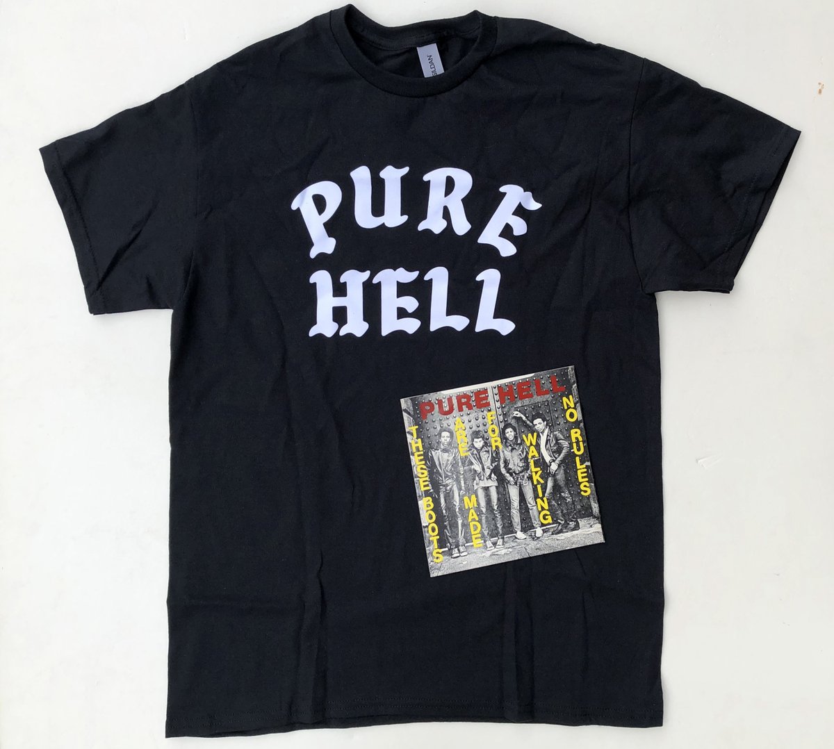 awb1977's tweet photo. 最初期の黒人パンカーPure HellのロゴTシャツもらった。
7"は'78年にリアルタイムで買ったオリジナル盤
#purehell　#77punk　#nattydread https://t.co/75kg4CjcOI