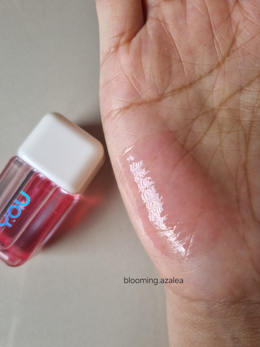 bloomingazalea7's tweet photo. Girls, i pakai lip serum dari YOU ni jer untuk dapatkan bibir pinkish &amp; nampak fresh all day.

https://t.co/jmjkpxteNe https://t.co/lJNW82zOfW
