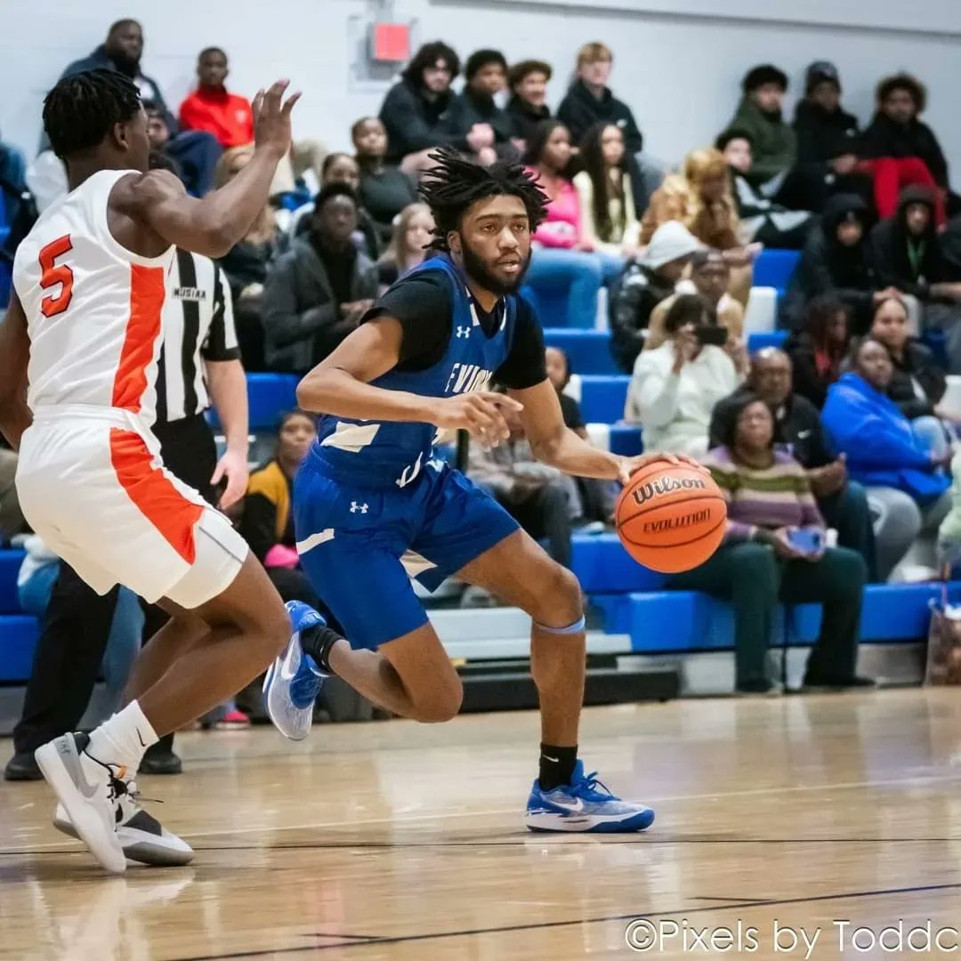 pixelsbytoddc's tweet photo. Ewing High Boys Basketball vs Hamilton West 
1/30/24 https://t.co/3O3HmGHlto